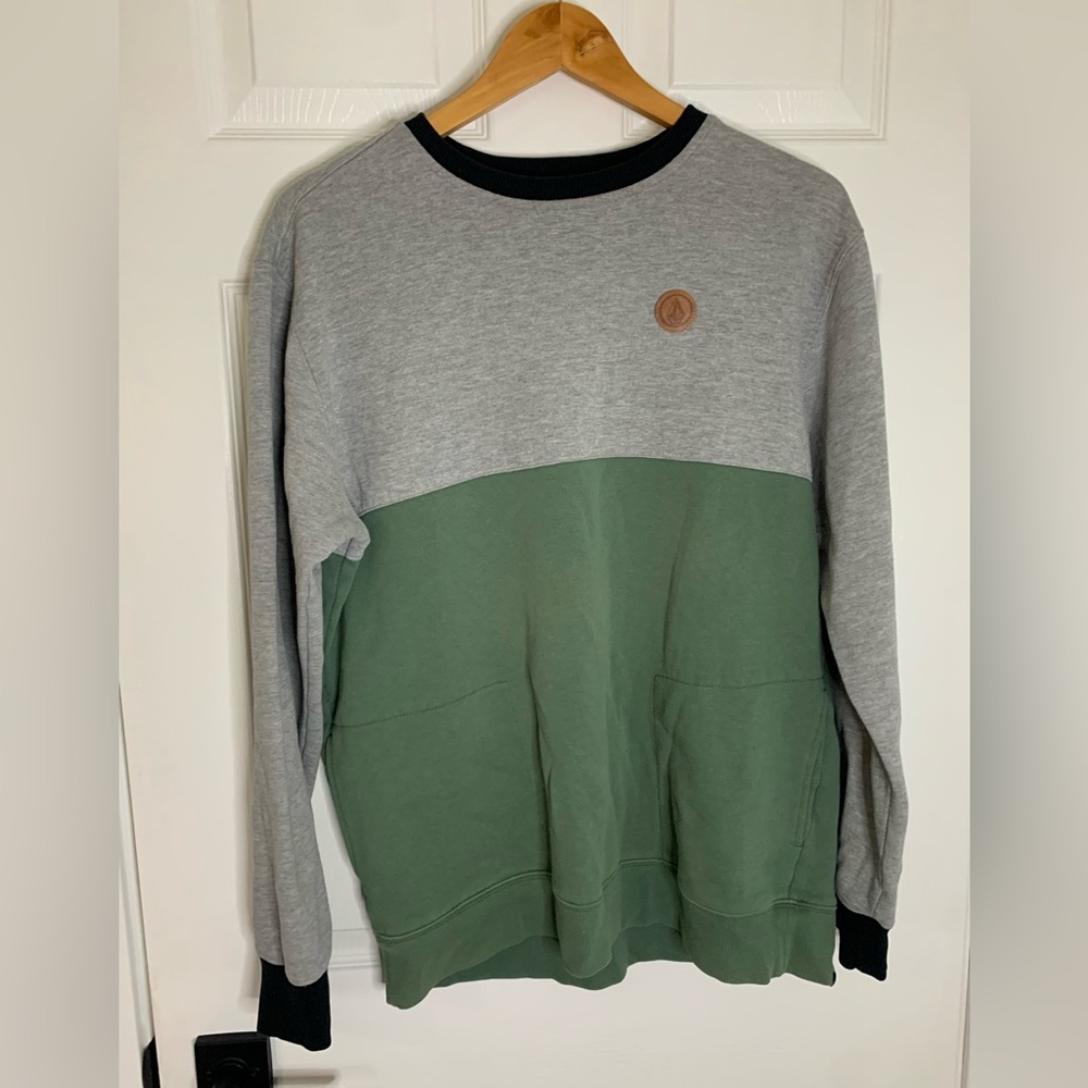 Men’s VOLCOM sweater large